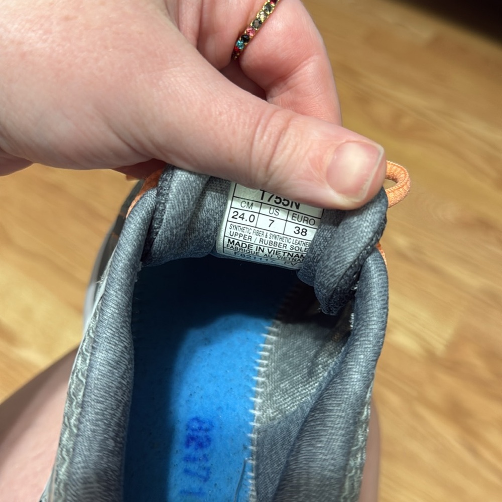 ASICS GT-3000 - Picture 6 of 6